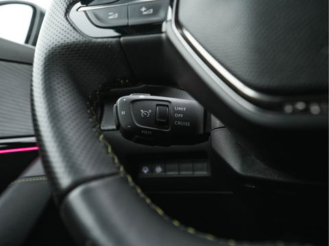 Peugeot e-208 EV GT Pack 50 kWh [ 3-Fase ] (INCL-BTW) *FULL-LED | DIGI-COCKPIT | BLINDSPOT | CAMERA | LEATHER-ALCANTARA | NAVI-FULLMAP | LANE-ASSIST | KEYLESS | DAB | CCS-FASTLOADER | HEATED-SPORTSEATS | AMBIENT-LIGHT | 17"ALU*