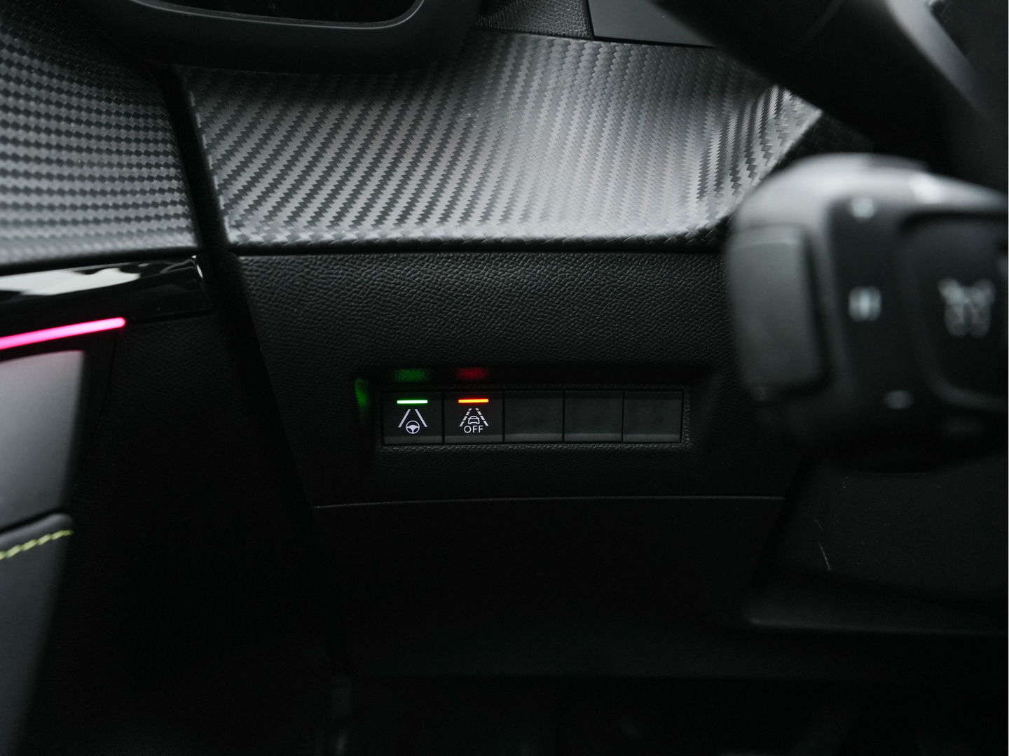 Peugeot e-208 EV GT Pack 50 kWh [ 3-Fase ] (INCL-BTW) *FULL-LED | DIGI-COCKPIT | BLINDSPOT | CAMERA | LEATHER-ALCANTARA | NAVI-FULLMAP | LANE-ASSIST | KEYLESS | DAB | CCS-FASTLOADER | HEATED-SPORTSEATS | AMBIENT-LIGHT | 17"ALU*