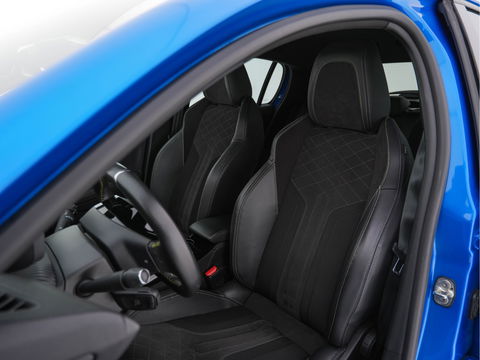 Peugeot e-208 EV GT Pack 50 kWh [ 3-Fase ] (INCL-BTW) *FULL-LED | DIGI-COCKPIT | BLINDSPOT | CAMERA | LEATHER-ALCANTARA | NAVI-FULLMAP | LANE-ASSIST | KEYLESS | DAB | CCS-FASTLOADER | HEATED-SPORTSEATS | AMBIENT-LIGHT | 17"ALU*