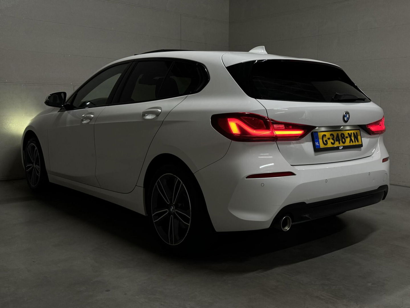 BMW 1 Serie 118i Sport Pano Virtual Carplay Sfeer Cruise NAP
