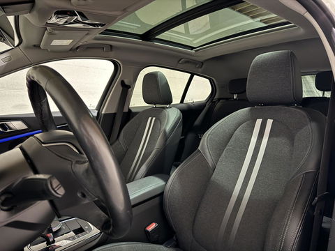 BMW 1 Serie 118i Sport Pano Virtual Carplay Sfeer Cruise NAP