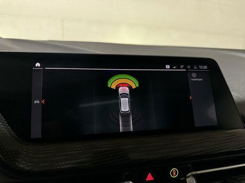 BMW 1 Serie 118i Sport Pano Virtual Carplay Sfeer Cruise NAP