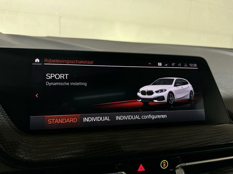 BMW 1 Serie 118i Sport Pano Virtual Carplay Sfeer Cruise NAP