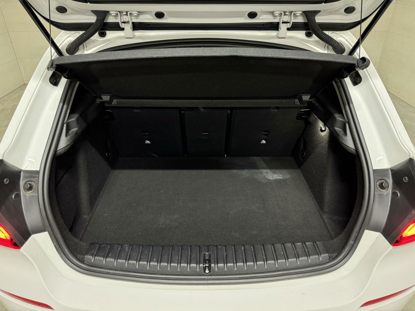 BMW 1 Serie 118i Sport Pano Virtual Carplay Sfeer Cruise NAP