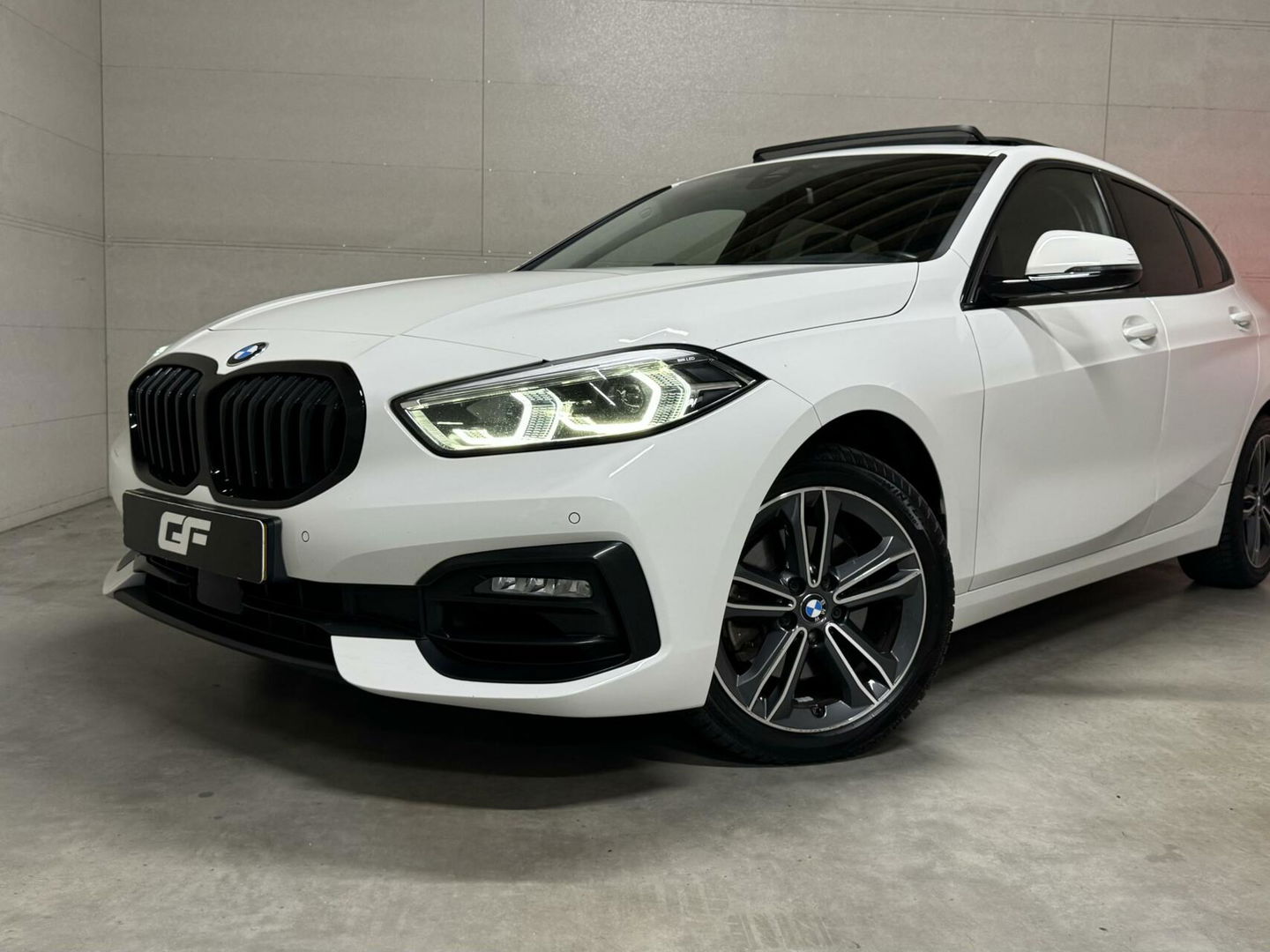 BMW 1 Serie 118i Sport Pano Virtual Carplay Sfeer Cruise NAP
