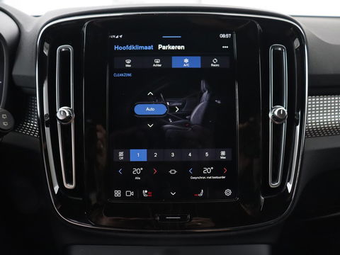 Volvo XC40 P8 AWD R-Design | Leder | Stoel & stuurverwarming | Trekhaak | Camera | Memory | Adaptive cruise | Navigatie | Carplay