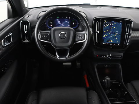 Volvo XC40 P8 AWD R-Design | Leder | Stoel & stuurverwarming | Trekhaak | Camera | Memory | Adaptive cruise | Navigatie | Carplay