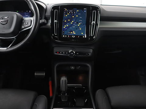 Volvo XC40 P8 AWD R-Design | Leder | Stoel & stuurverwarming | Trekhaak | Camera | Memory | Adaptive cruise | Navigatie | Carplay