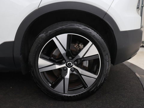Volvo XC40 P8 AWD R-Design | Leder | Stoel & stuurverwarming | Trekhaak | Camera | Memory | Adaptive cruise | Navigatie | Carplay