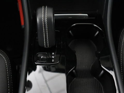 Volvo XC40 P8 AWD R-Design | Leder | Stoel & stuurverwarming | Trekhaak | Camera | Memory | Adaptive cruise | Navigatie | Carplay