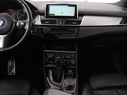 BMW 2 Serie Gran Tourer 218i M Sport 7-persoons | Panoramadak | Leder | Stoelverwarming | Trekhaak | Camera | Full LED | Sportstoelen | Navigatie | Park Assist