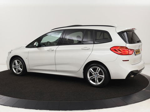 BMW 2 Serie Gran Tourer 218i M Sport 7-persoons | Panoramadak | Leder | Stoelverwarming | Trekhaak | Camera | Full LED | Sportstoelen | Navigatie | Park Assist
