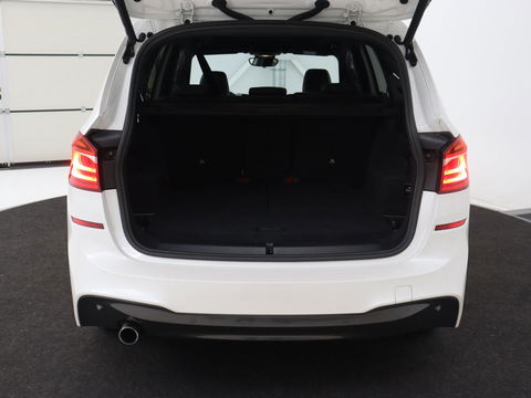 BMW 2 Serie Gran Tourer 218i M Sport 7-persoons | Panoramadak | Leder | Stoelverwarming | Trekhaak | Camera | Full LED | Sportstoelen | Navigatie | Park Assist