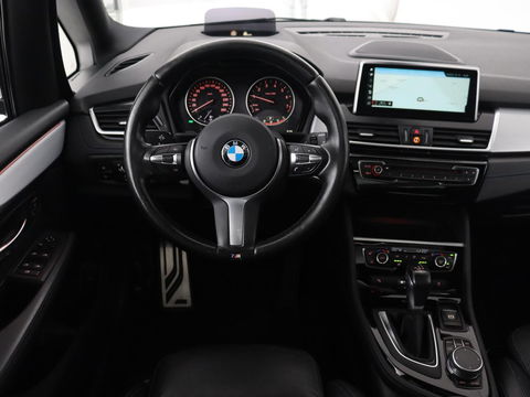 BMW 2 Serie Gran Tourer 218i M Sport 7-persoons | Panoramadak | Leder | Stoelverwarming | Trekhaak | Camera | Full LED | Sportstoelen | Navigatie | Park Assist