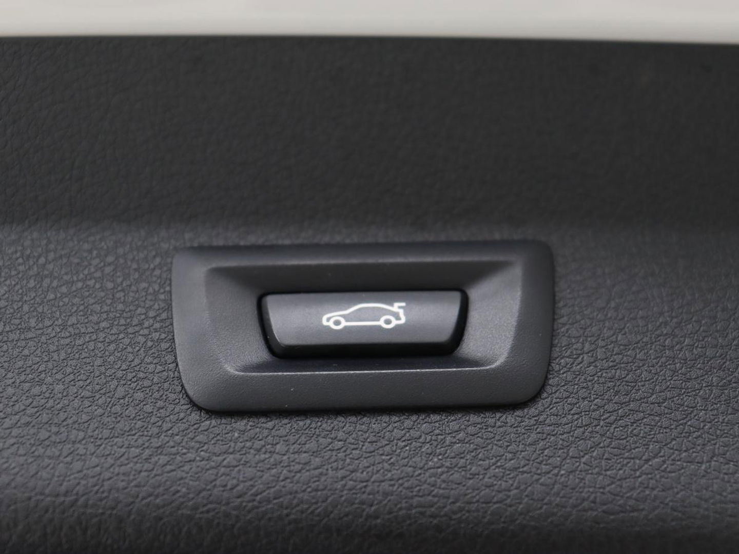 BMW 2 Serie Gran Tourer 218i M Sport 7-persoons | Panoramadak | Leder | Stoelverwarming | Trekhaak | Camera | Full LED | Sportstoelen | Navigatie | Park Assist