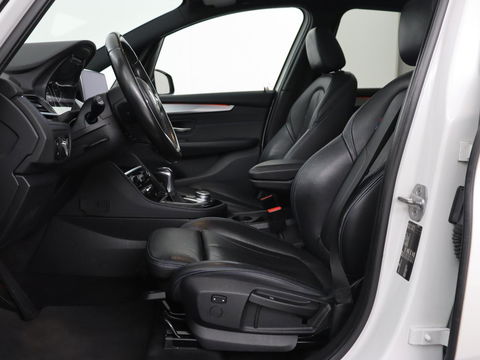 BMW 2 Serie Gran Tourer 218i M Sport 7-persoons | Panoramadak | Leder | Stoelverwarming | Trekhaak | Camera | Full LED | Sportstoelen | Navigatie | Park Assist
