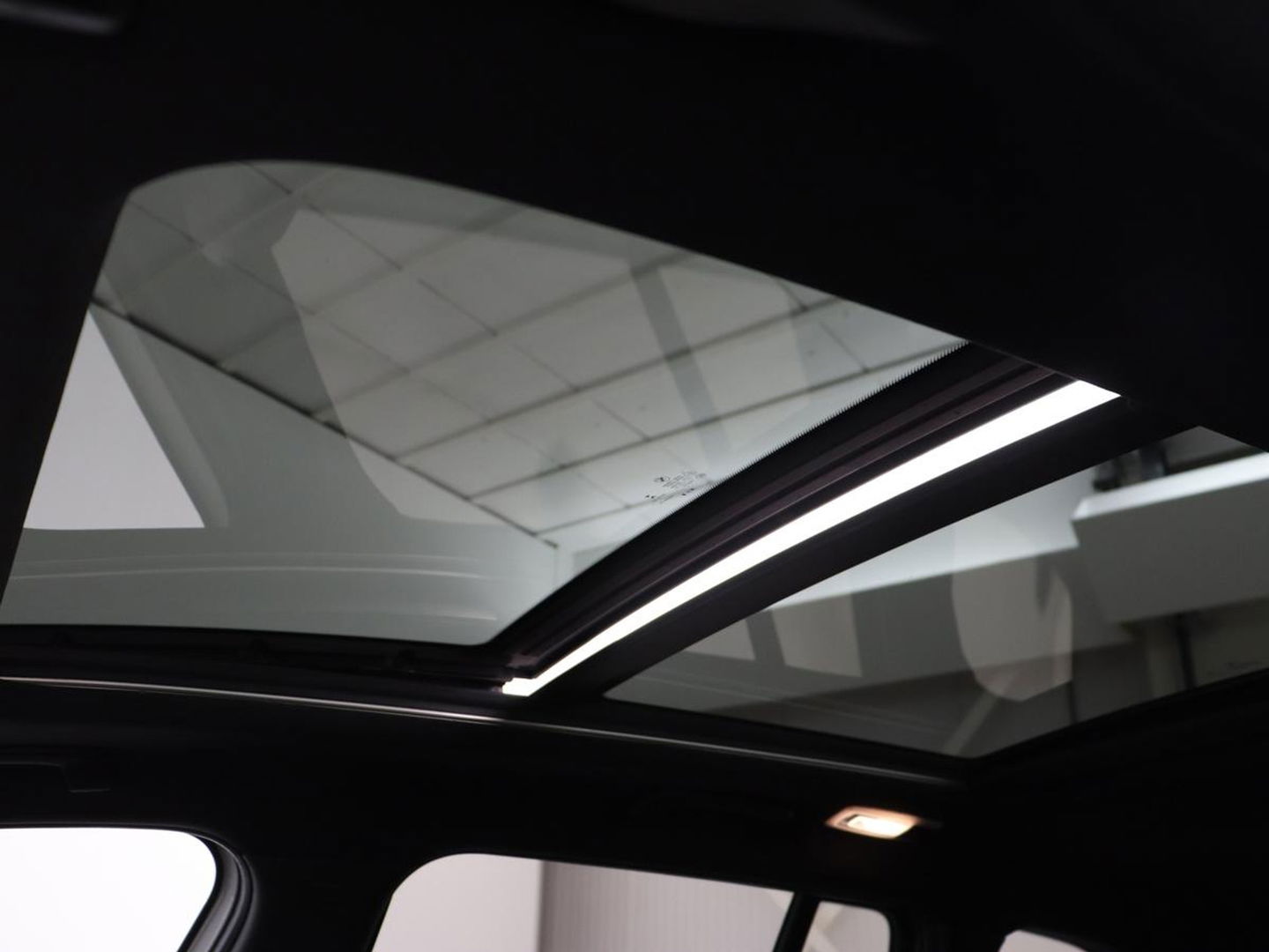 BMW 2 Serie Gran Tourer 218i M Sport 7-persoons | Panoramadak | Leder | Stoelverwarming | Trekhaak | Camera | Full LED | Sportstoelen | Navigatie | Park Assist