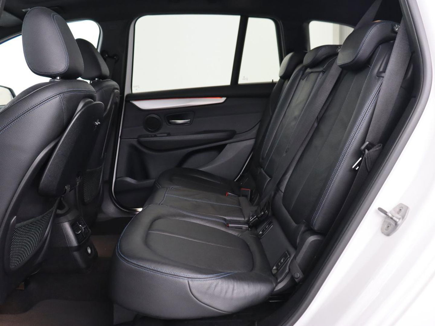 BMW 2 Serie Gran Tourer 218i M Sport 7-persoons | Panoramadak | Leder | Stoelverwarming | Trekhaak | Camera | Full LED | Sportstoelen | Navigatie | Park Assist