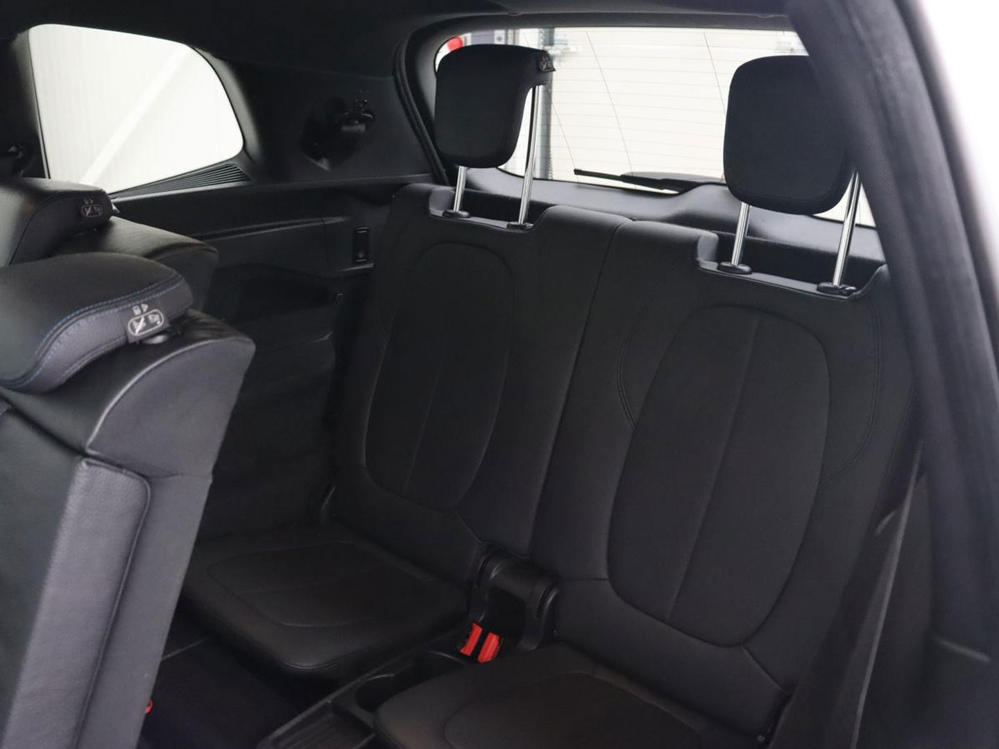 BMW 2 Serie Gran Tourer 218i M Sport 7-persoons | Panoramadak | Leder | Stoelverwarming | Trekhaak | Camera | Full LED | Sportstoelen | Navigatie | Park Assist