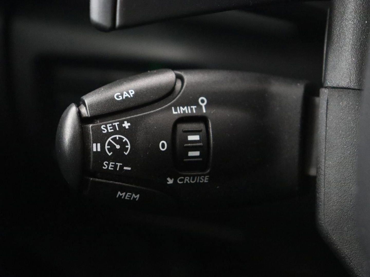 Citroën C5 Aircross 1.6 Plug In Hybrid 180 Feel | Stoelverwarming | Adaptive cruise | 360 Camera | Carplay | Navigatie | Full LED | Digital Cockpit