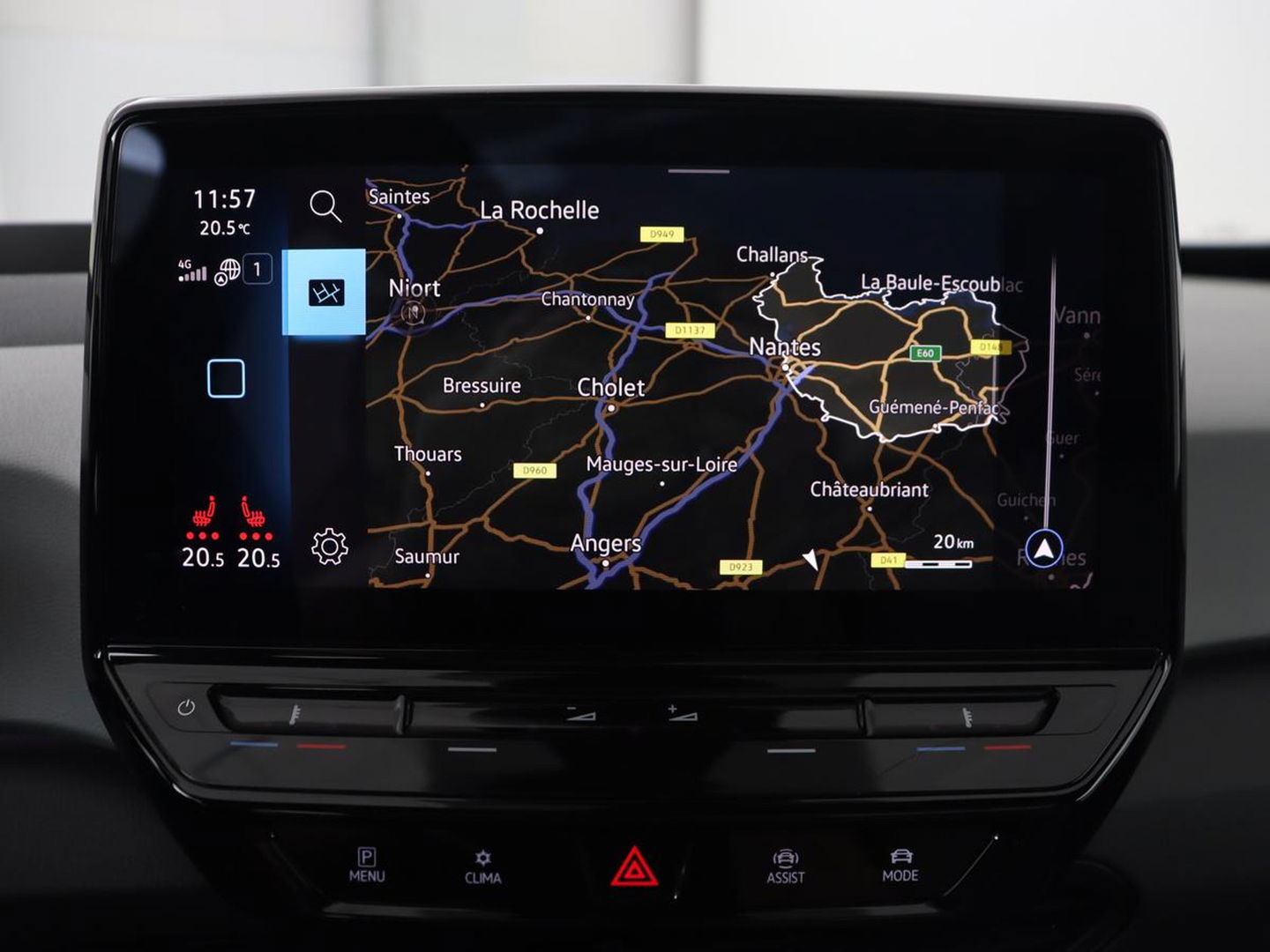Volkswagen ID.3 First Max 58 kWh | Panoramadak | Head-Up | Stoel & stuurverwarming | Adaptive cruise | Camera | Massage | Elektrische stoelen | Sfeerverlichting | Carplay | Matrix LED