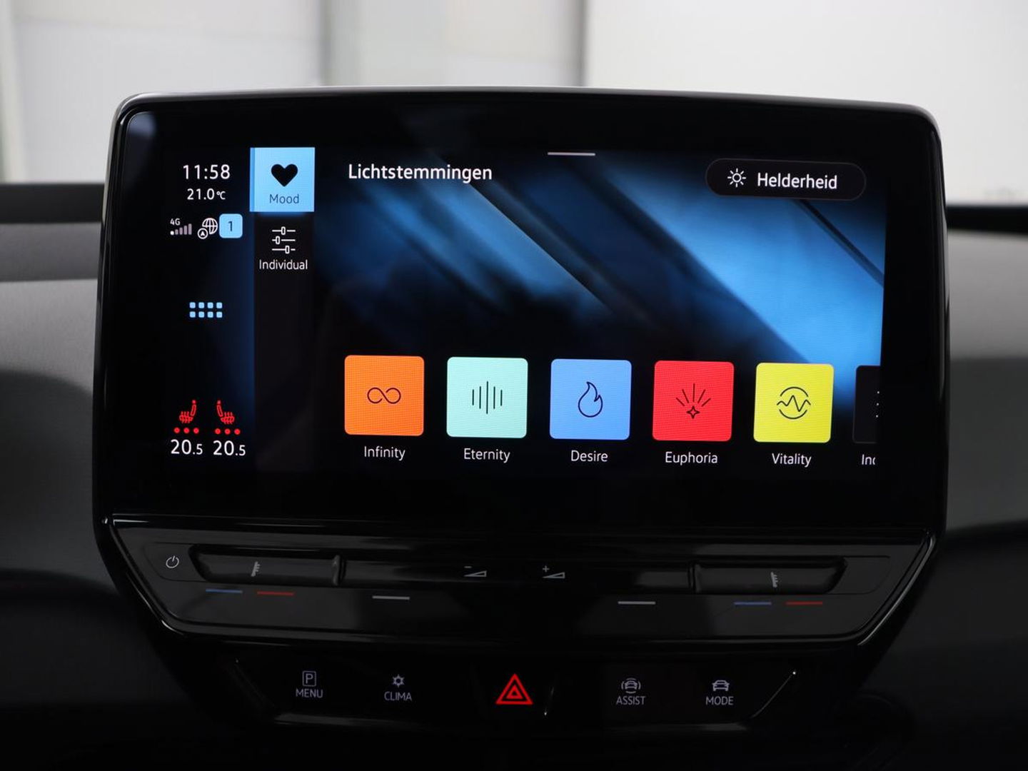 Volkswagen ID.3 First Max 58 kWh | Panoramadak | Head-Up | Stoel & stuurverwarming | Adaptive cruise | Camera | Massage | Elektrische stoelen | Sfeerverlichting | Carplay | Matrix LED