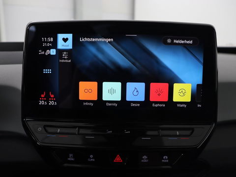 Volkswagen ID.3 First Max 58 kWh | Panoramadak | Head-Up | Stoel & stuurverwarming | Adaptive cruise | Camera | Massage | Elektrische stoelen | Sfeerverlichting | Carplay | Matrix LED