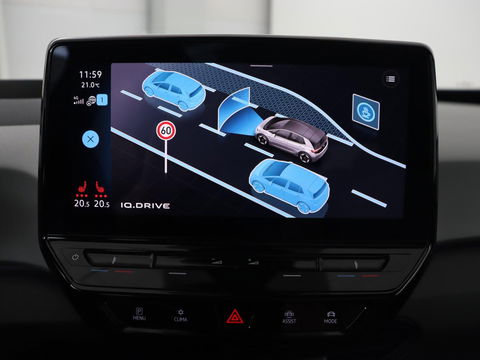 Volkswagen ID.3 First Max 58 kWh | Panoramadak | Head-Up | Stoel & stuurverwarming | Adaptive cruise | Camera | Massage | Elektrische stoelen | Sfeerverlichting | Carplay | Matrix LED