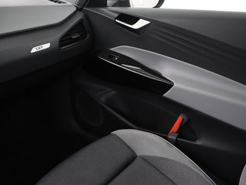 Volkswagen ID.3 First Max 58 kWh | Panoramadak | Head-Up | Stoel & stuurverwarming | Adaptive cruise | Camera | Massage | Elektrische stoelen | Sfeerverlichting | Carplay | Matrix LED