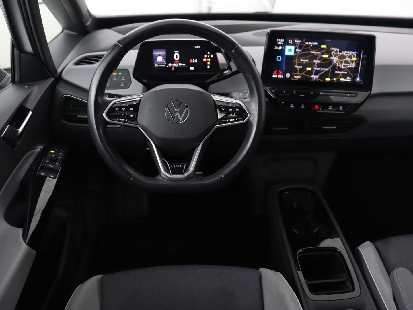 Volkswagen ID.3 First Max 58 kWh | Panoramadak | Head-Up | Stoel & stuurverwarming | Adaptive cruise | Camera | Massage | Elektrische stoelen | Sfeerverlichting | Carplay | Matrix LED