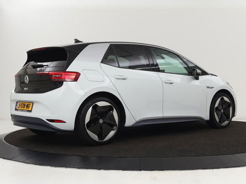 Volkswagen ID.3 First Max 58 kWh | Panoramadak | Head-Up | Stoel & stuurverwarming | Adaptive cruise | Camera | Massage | Elektrische stoelen | Sfeerverlichting | Carplay | Matrix LED