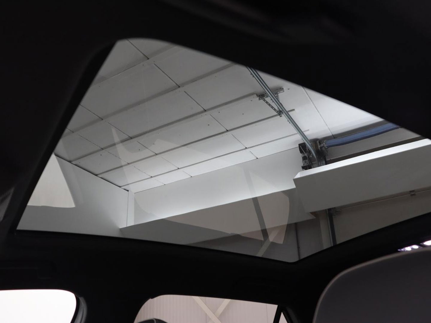 Volkswagen ID.3 First Max 58 kWh | Panoramadak | Head-Up | Stoel & stuurverwarming | Adaptive cruise | Camera | Massage | Elektrische stoelen | Sfeerverlichting | Carplay | Matrix LED