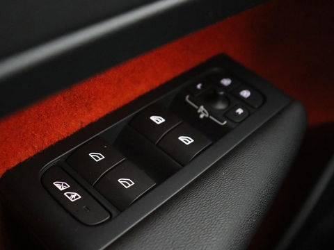 Volvo XC40 2.0 T5 AWD R-Design Intro Edition | Panoramadak | Stoel & stuurverwarming | 360 Camera | Leder/Alcantara | Navigatie | Harman/Kardon | Keyless | Full LED