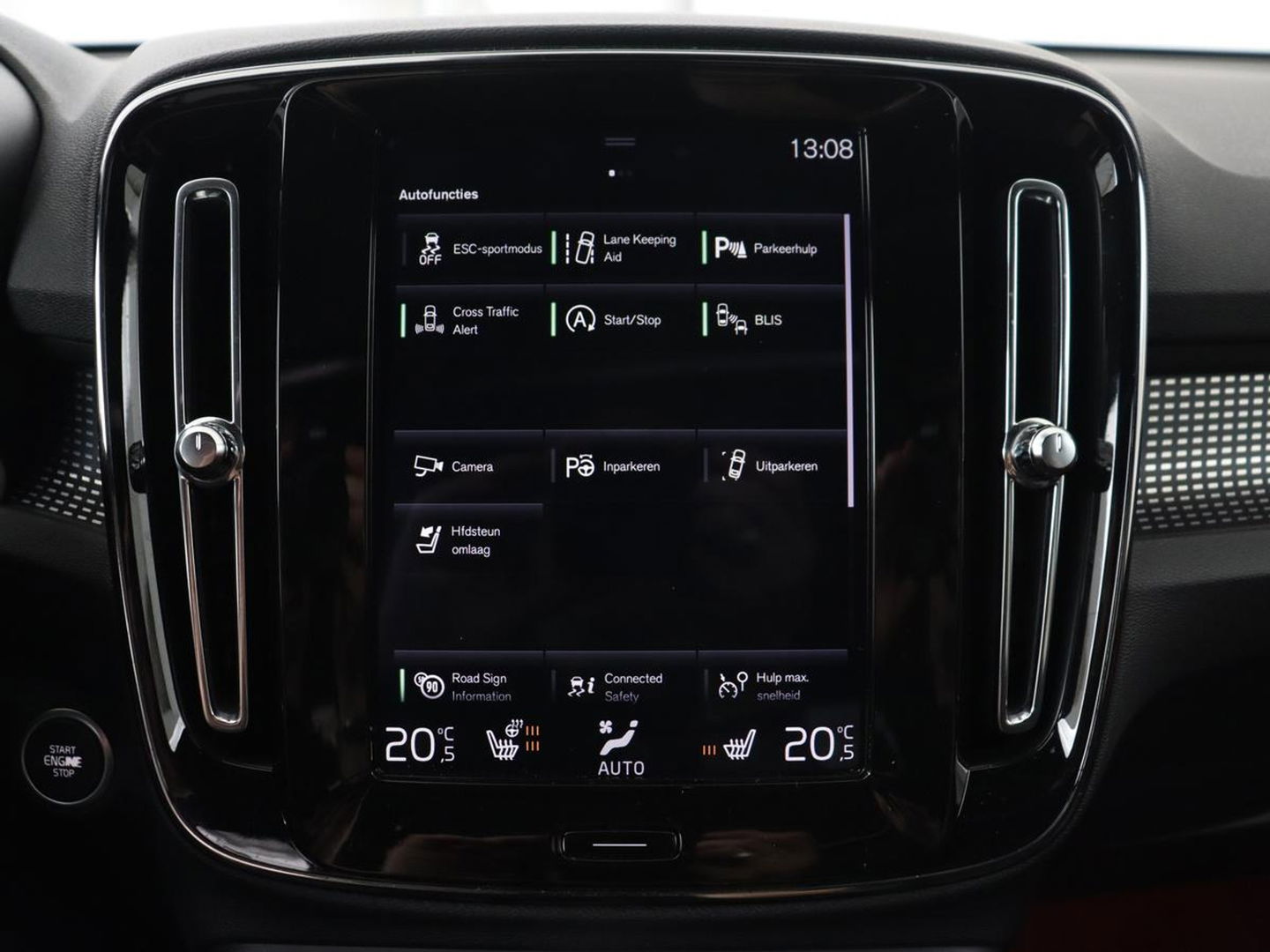 Volvo XC40 2.0 T5 AWD R-Design Intro Edition | Panoramadak | Stoel & stuurverwarming | 360 Camera | Leder/Alcantara | Navigatie | Harman/Kardon | Keyless | Full LED