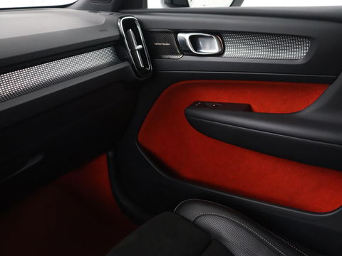 Volvo XC40 2.0 T5 AWD R-Design Intro Edition | Panoramadak | Stoel & stuurverwarming | 360 Camera | Leder/Alcantara | Navigatie | Harman/Kardon | Keyless | Full LED