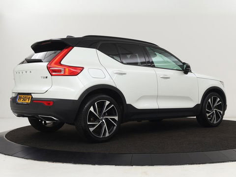 Volvo XC40 2.0 T5 AWD R-Design Intro Edition | Panoramadak | Stoel & stuurverwarming | 360 Camera | Leder/Alcantara | Navigatie | Harman/Kardon | Keyless | Full LED
