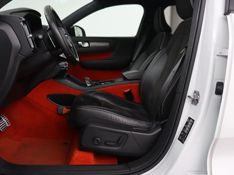 Volvo XC40 2.0 T5 AWD R-Design Intro Edition | Panoramadak | Stoel & stuurverwarming | 360 Camera | Leder/Alcantara | Navigatie | Harman/Kardon | Keyless | Full LED