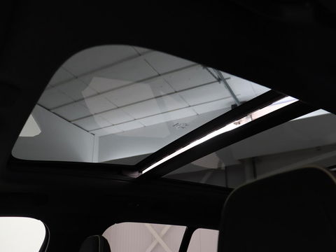 Volvo XC40 2.0 T5 AWD R-Design Intro Edition | Panoramadak | Stoel & stuurverwarming | 360 Camera | Leder/Alcantara | Navigatie | Harman/Kardon | Keyless | Full LED