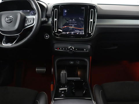 Volvo XC40 2.0 T5 AWD R-Design Intro Edition | Panoramadak | Stoel & stuurverwarming | 360 Camera | Leder/Alcantara | Navigatie | Harman/Kardon | Keyless | Full LED