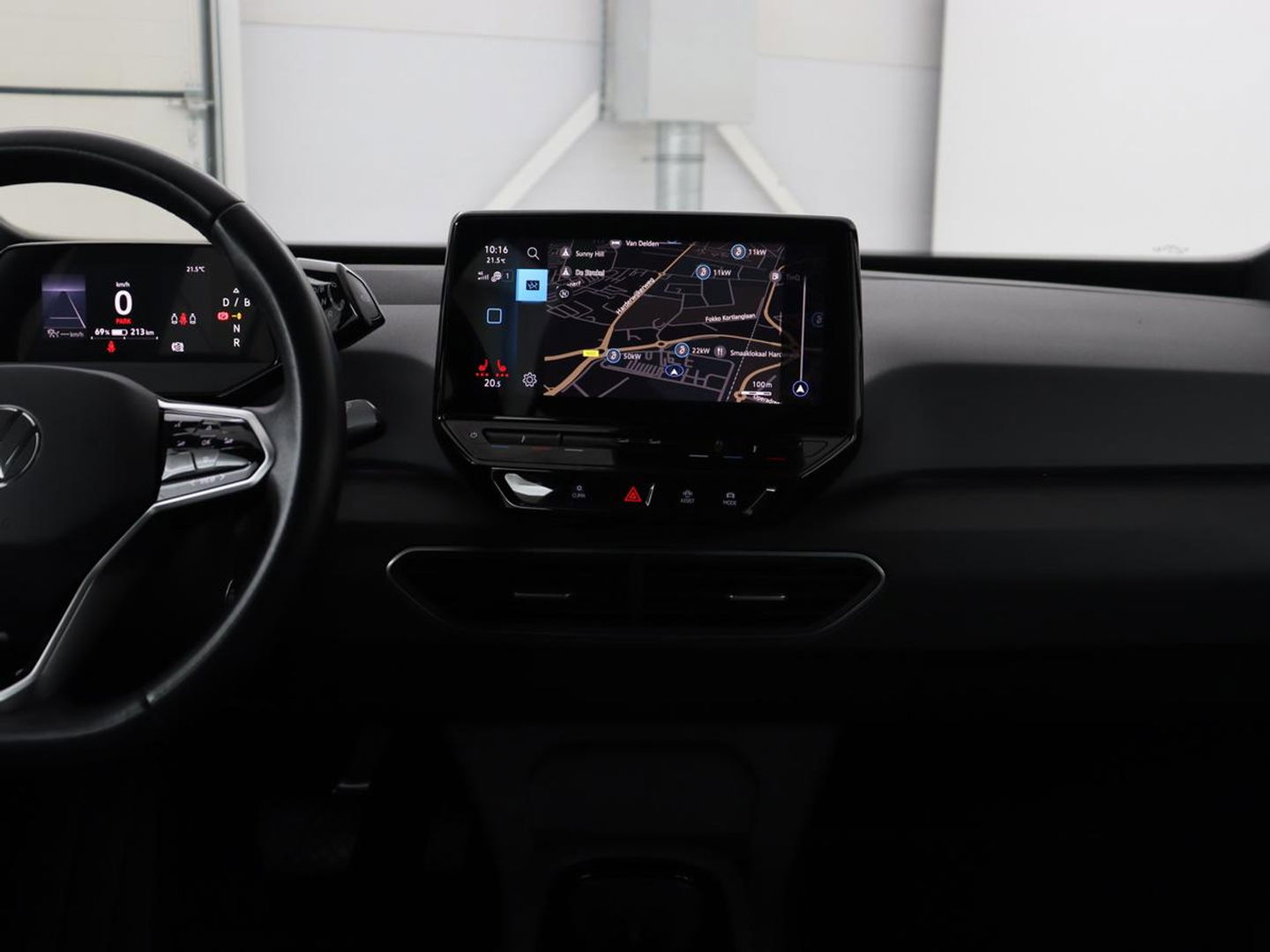 Volkswagen ID.3 Life 58 kWh | Stoel & Stuurverwarming | Adaptive cruise | Carplay | Navigatie | PDC | Climate control | Sfeerverlichting