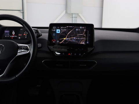 Volkswagen ID.3 Life 58 kWh | Stoel & Stuurverwarming | Adaptive cruise | Carplay | Navigatie | PDC | Climate control | Sfeerverlichting