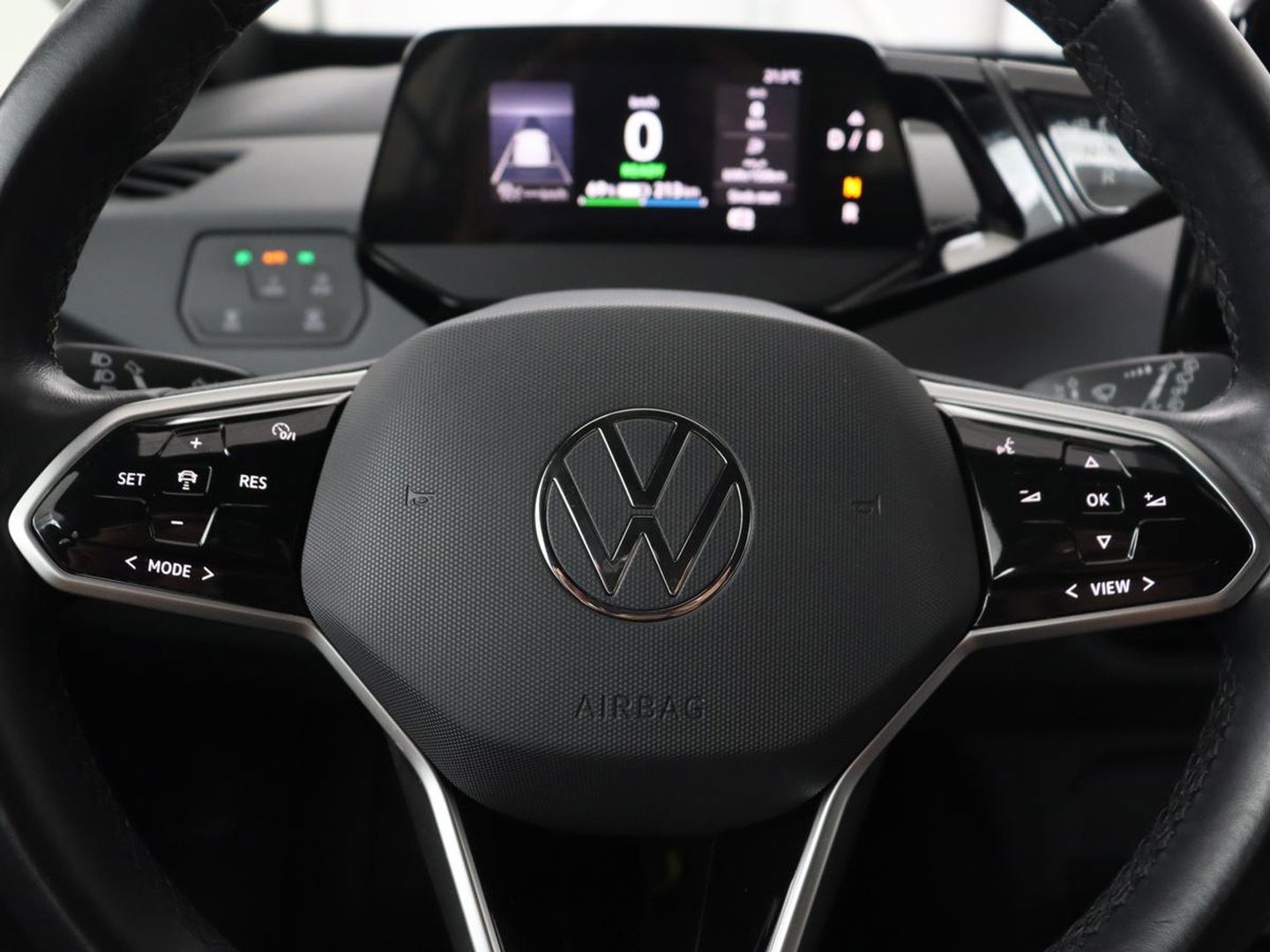 Volkswagen ID.3 Life 58 kWh | Stoel & Stuurverwarming | Adaptive cruise | Carplay | Navigatie | PDC | Climate control | Sfeerverlichting