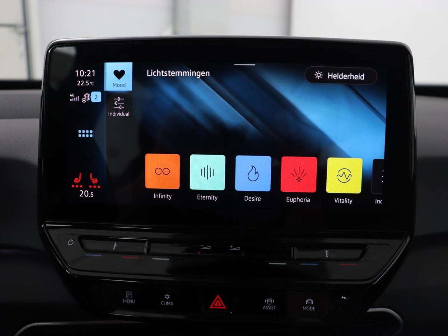Volkswagen ID.3 Life 58 kWh | Stoel & Stuurverwarming | Adaptive cruise | Carplay | Navigatie | PDC | Climate control | Sfeerverlichting