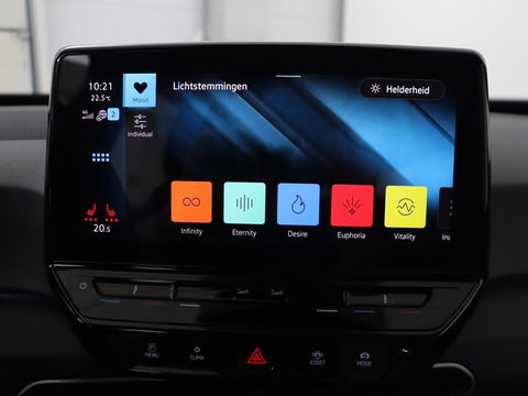 Volkswagen ID.3 Life 58 kWh | Stoel & Stuurverwarming | Adaptive cruise | Carplay | Navigatie | PDC | Climate control | Sfeerverlichting