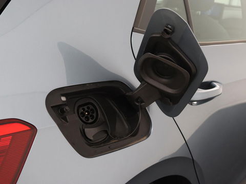 Volkswagen ID.3 Life 58 kWh | Stoel & Stuurverwarming | Adaptive cruise | Carplay | Navigatie | PDC | Climate control | Sfeerverlichting