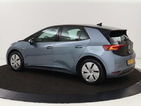 Volkswagen ID.3 Life 58 kWh | Stoel & Stuurverwarming | Adaptive cruise | Carplay | Navigatie | PDC | Climate control | Sfeerverlichting