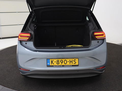 Volkswagen ID.3 Life 58 kWh | Stoel & Stuurverwarming | Adaptive cruise | Carplay | Navigatie | PDC | Climate control | Sfeerverlichting