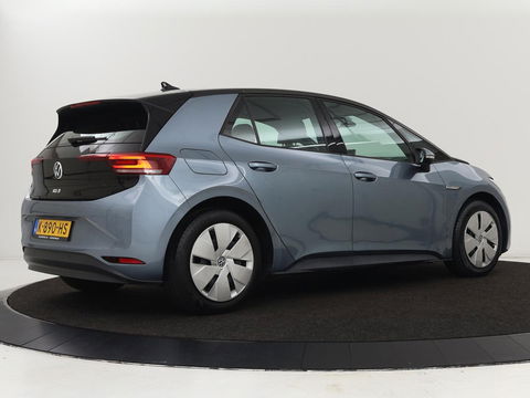 Volkswagen ID.3 Life 58 kWh | Stoel & Stuurverwarming | Adaptive cruise | Carplay | Navigatie | PDC | Climate control | Sfeerverlichting