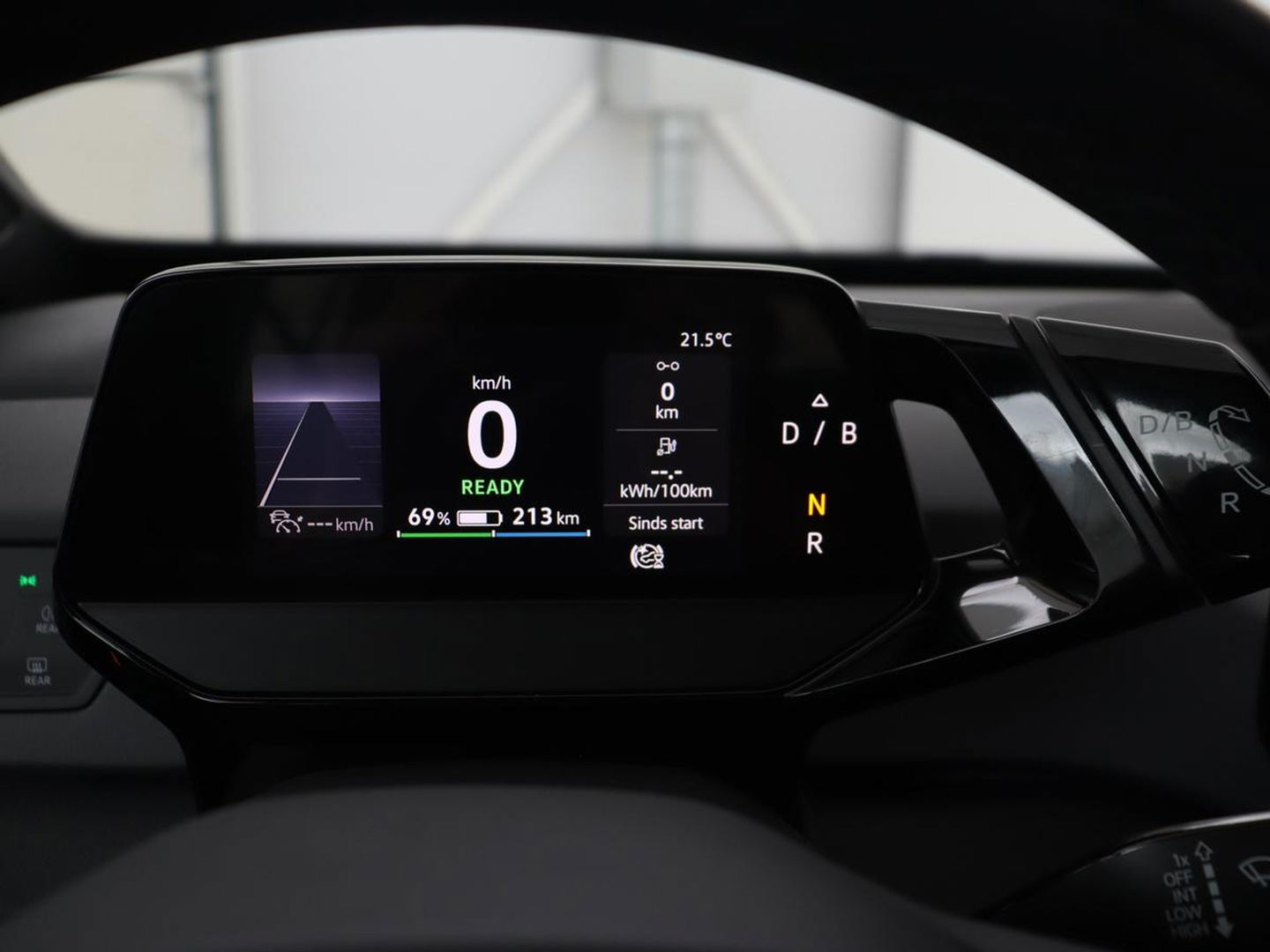 Volkswagen ID.3 Life 58 kWh | Stoel & Stuurverwarming | Adaptive cruise | Carplay | Navigatie | PDC | Climate control | Sfeerverlichting