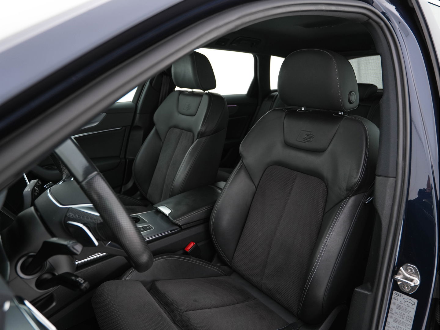 Audi A6 Avant 45 TDI quattro Business edition Aut. *HEAD-UP | LEATHER-ALCANTARA | BANG&OLUFSEN | ADAPTIVE-CRUISE | BLIND-SPOT | TOP-VIEW | MEMORY-PACK | SPORT/HEATED-SEATS | KEYLESS | DIGI-COCKPIT | AMBIENT-LIGHT | DAB+ | TOWBAR | 19''AL